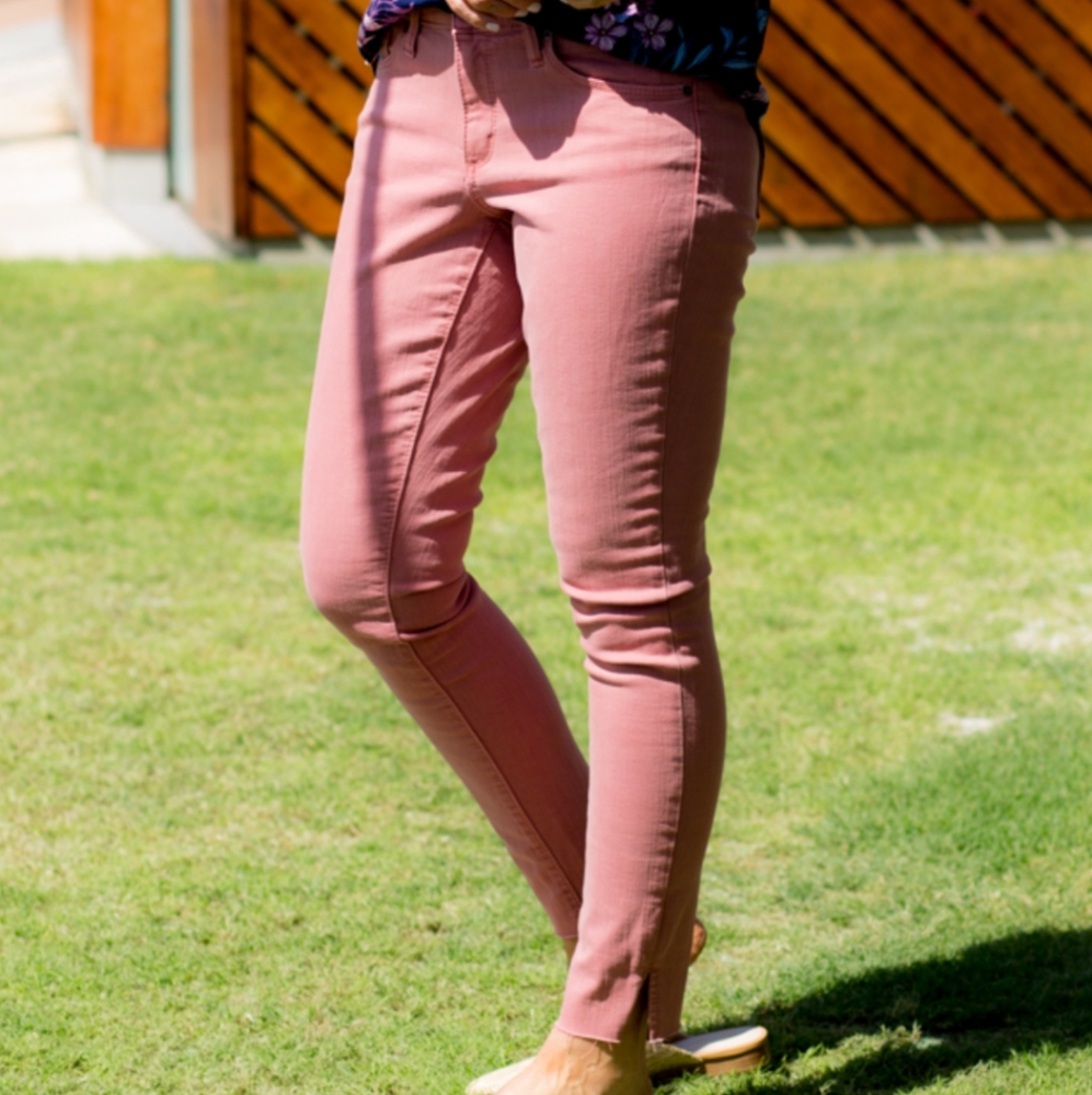NWT Universal Thread High Rise Skinny Jeans - 2